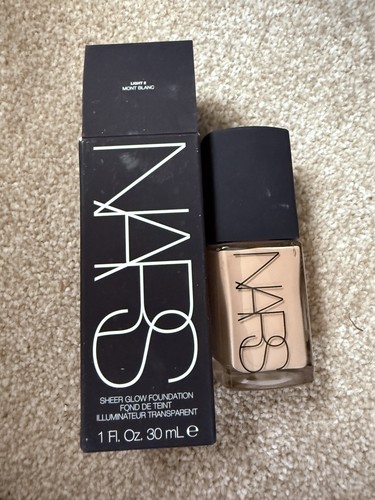Fondotinta nars sheer glow - sheer,